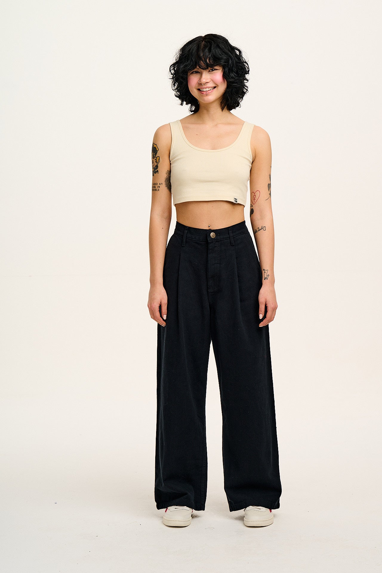 Cole - Wide Leg Denim Jeans in Black