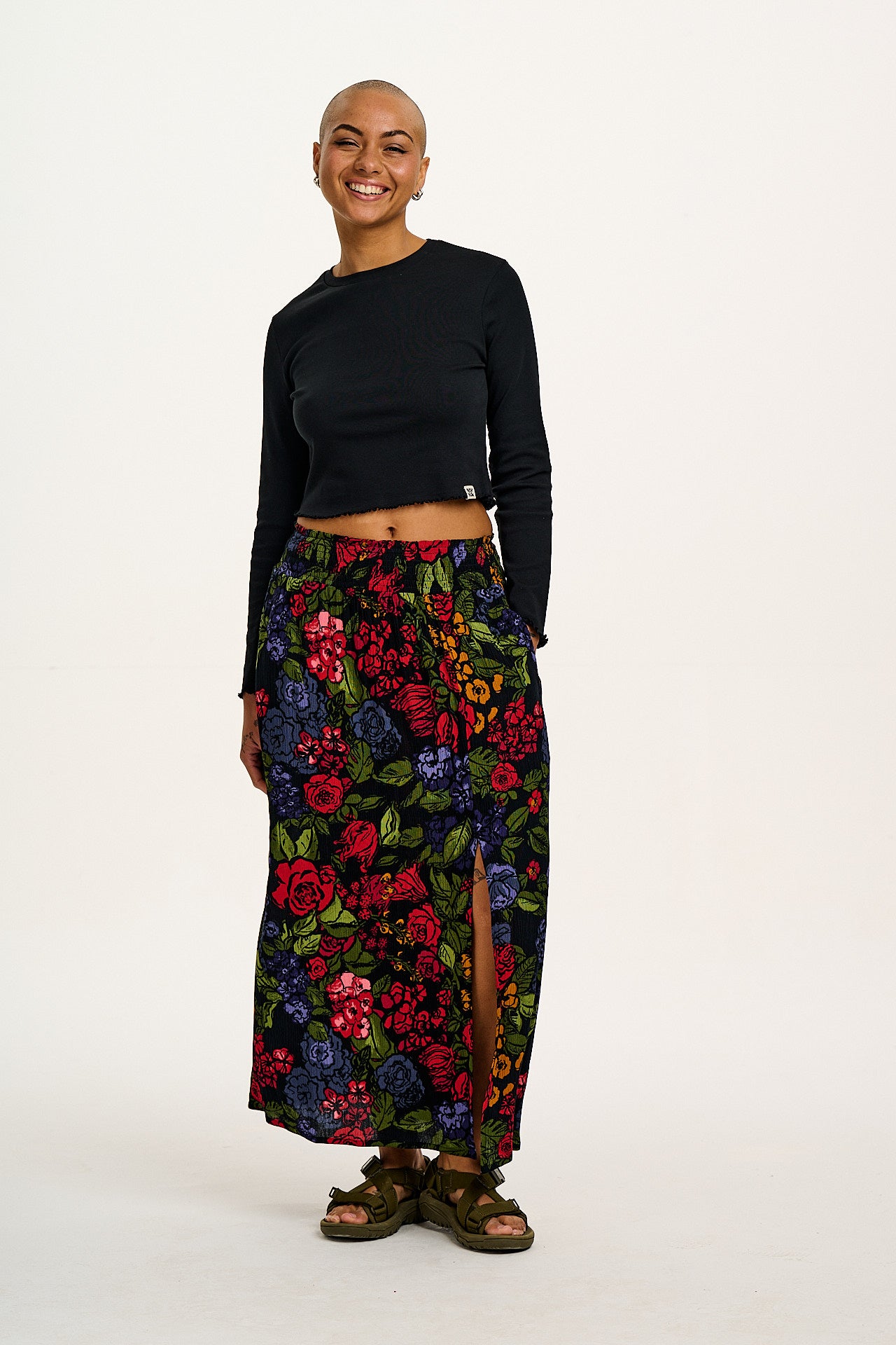 Hansel - Long Sleeve Cotton Crop Top in Top in Black - Image 6