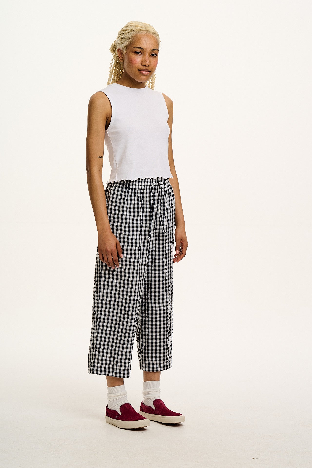 Chuck - Wide Leg Cotton Seersucker Trousers in Black & White Gingham - Image 4