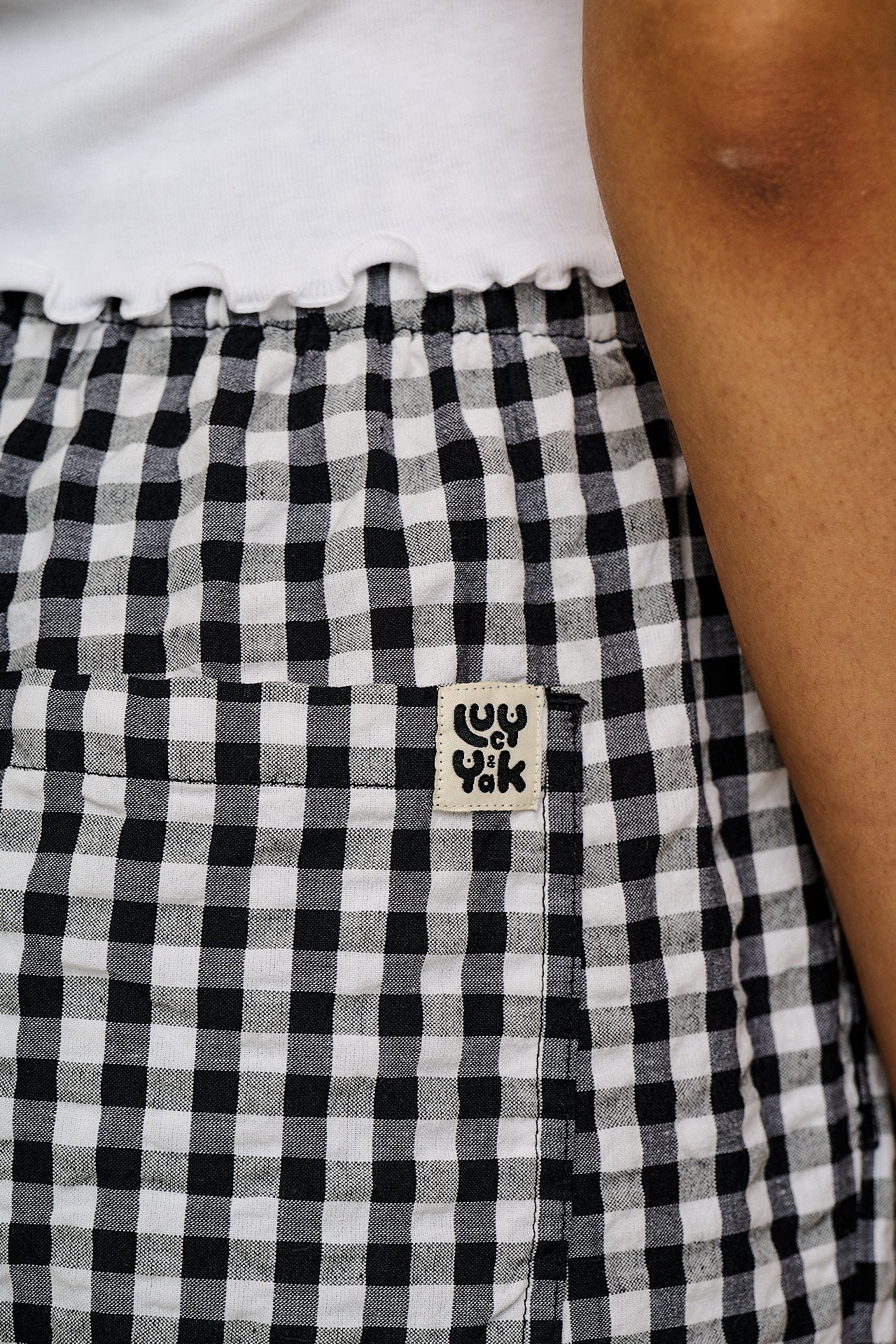 Chuck - Wide Leg Cotton Seersucker Trousers in Black & White Gingham - Image 5